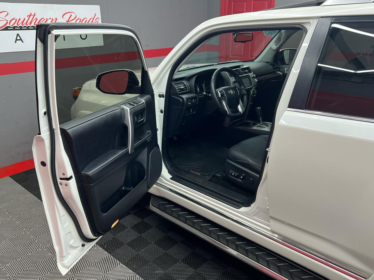 Toyota 4Runner Limited 2WD V6 2018