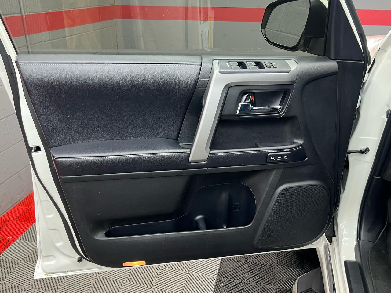 Toyota 4Runner Limited 2WD V6 2018