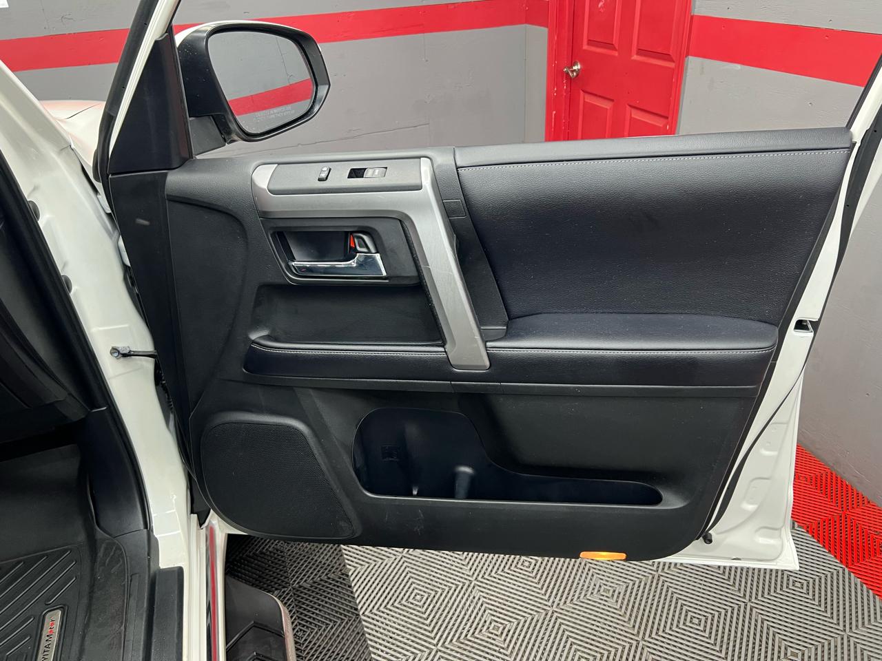 Toyota 4Runner Limited 2WD V6 2018