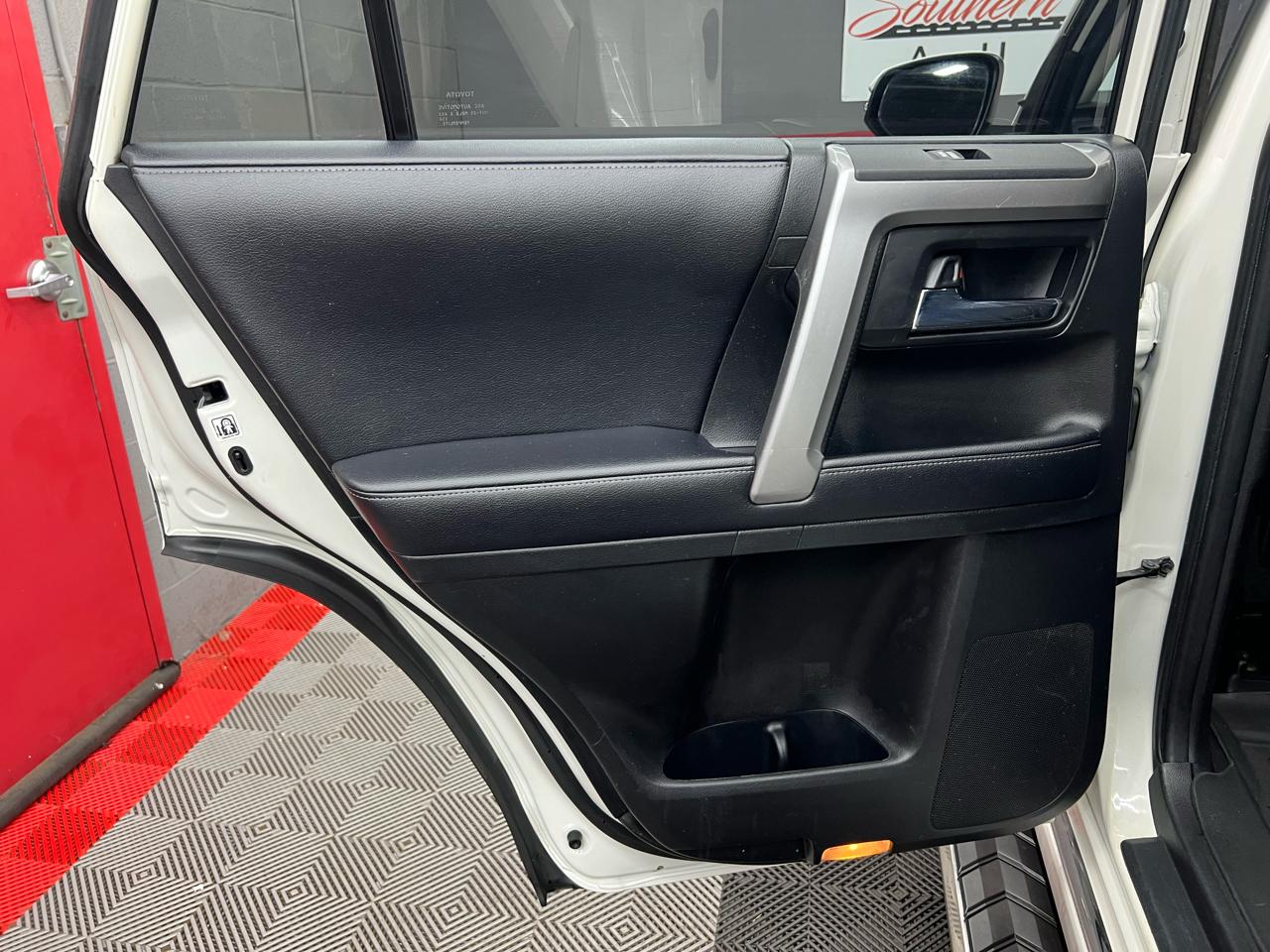 Toyota 4Runner Limited 2WD V6 2018