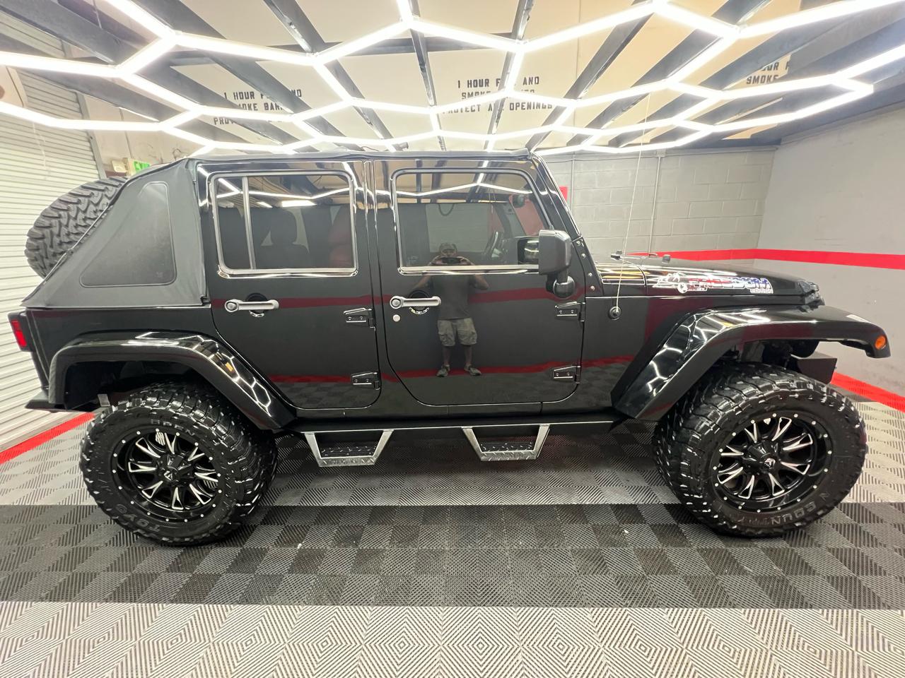 Jeep Wrangler Unlimited Sahara 4WD 2015
