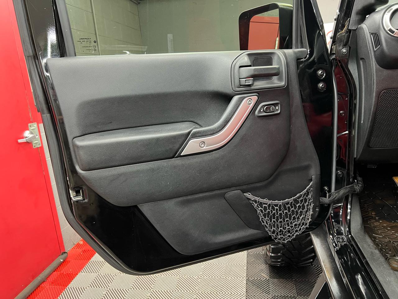 Jeep Wrangler Unlimited Sahara 4WD 2015