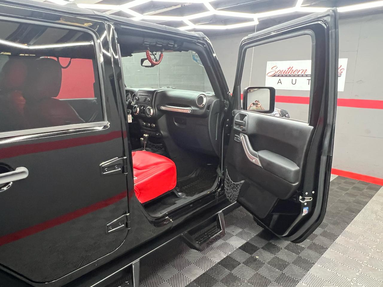 Jeep Wrangler Unlimited Sahara 4WD 2015