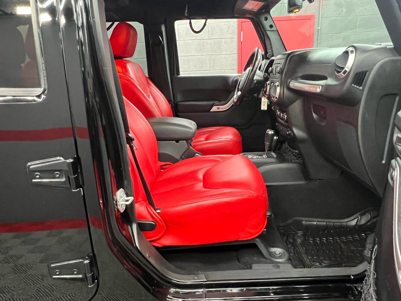 Jeep Wrangler Unlimited Sahara 4WD 2015
