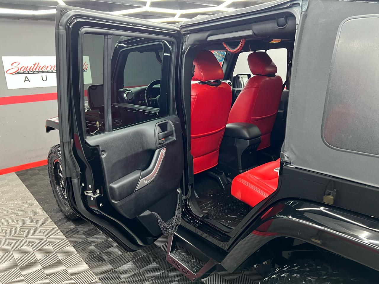 Jeep Wrangler Unlimited Sahara 4WD 2015