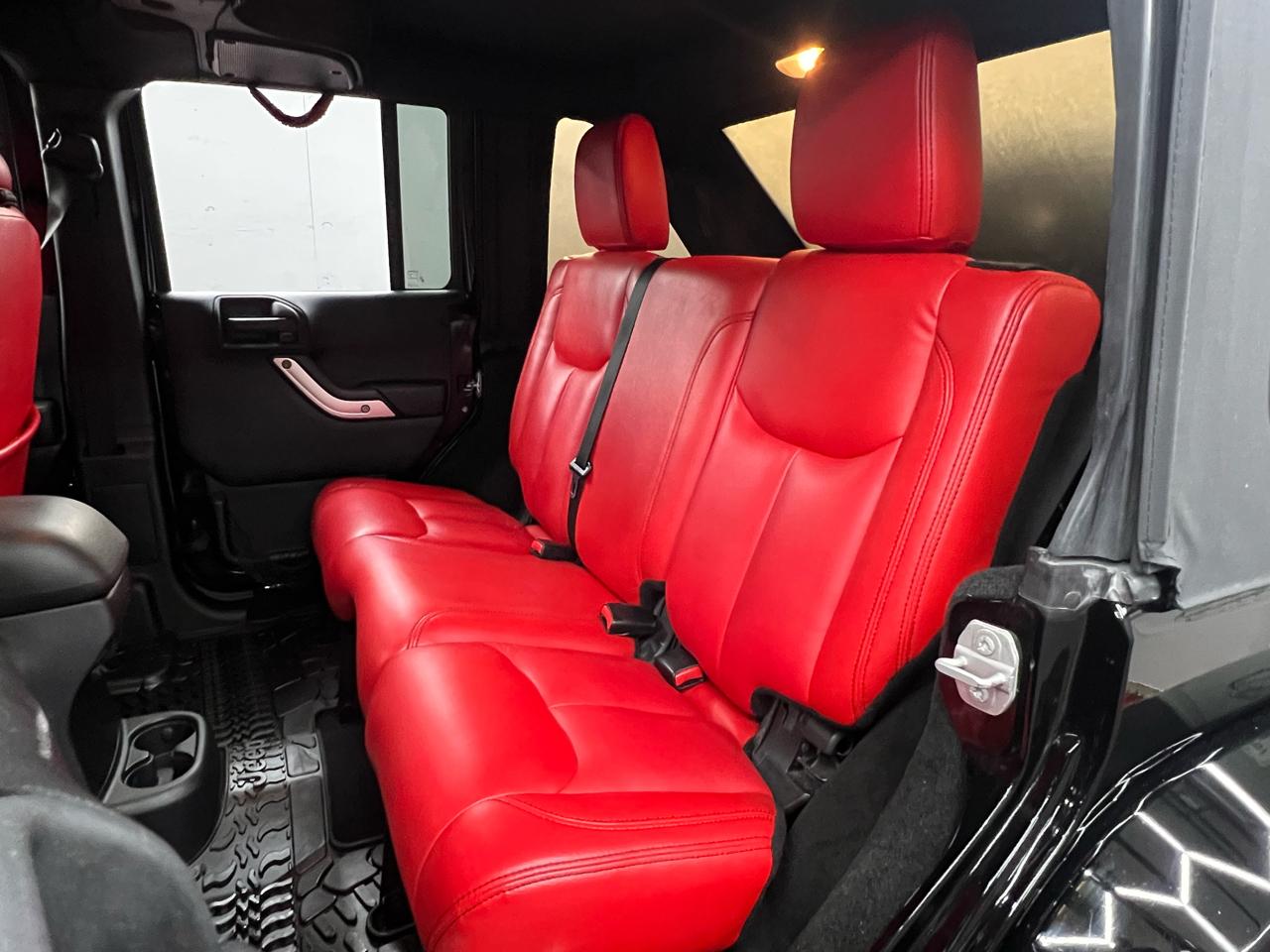 Jeep Wrangler Unlimited Sahara 4WD 2015
