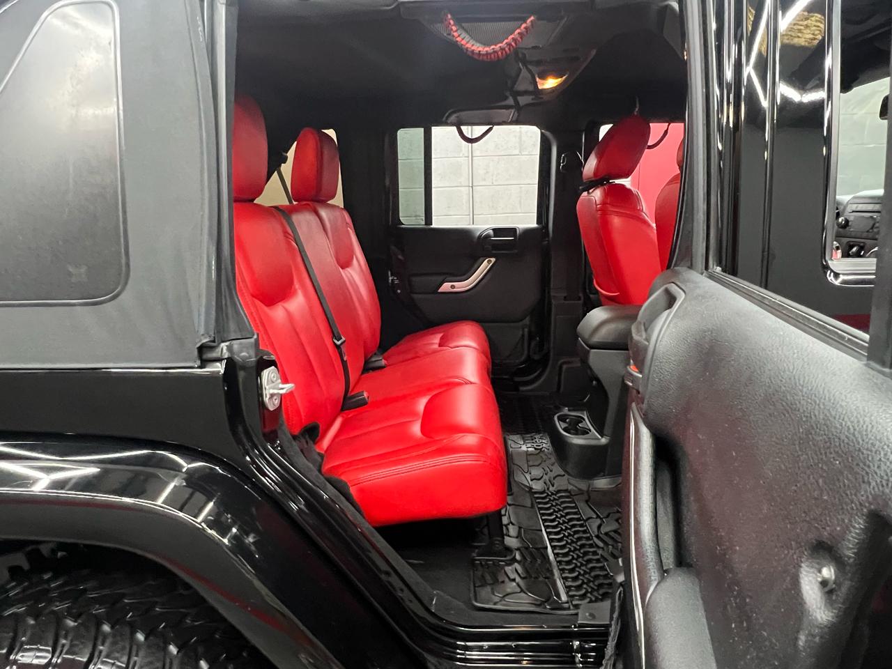 Jeep Wrangler Unlimited Sahara 4WD 2015