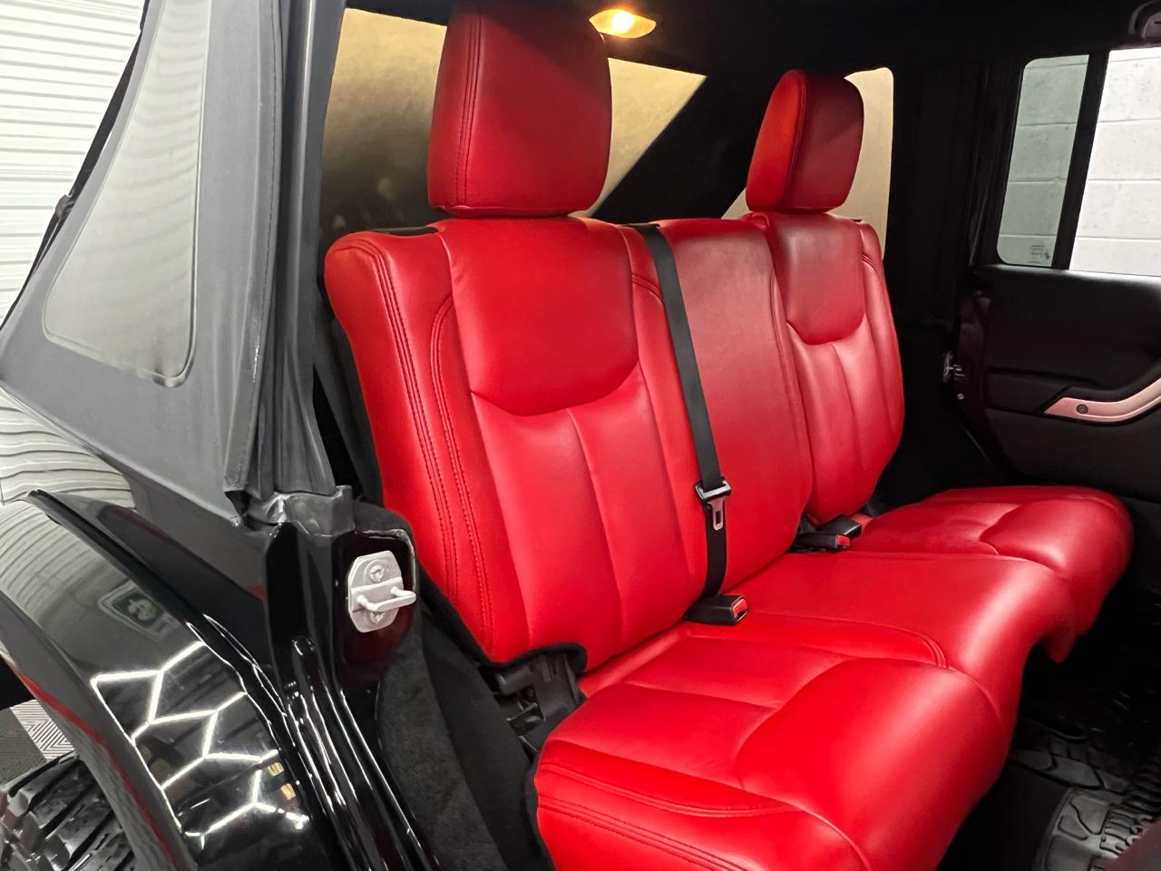 Jeep Wrangler Unlimited Sahara 4WD 2015