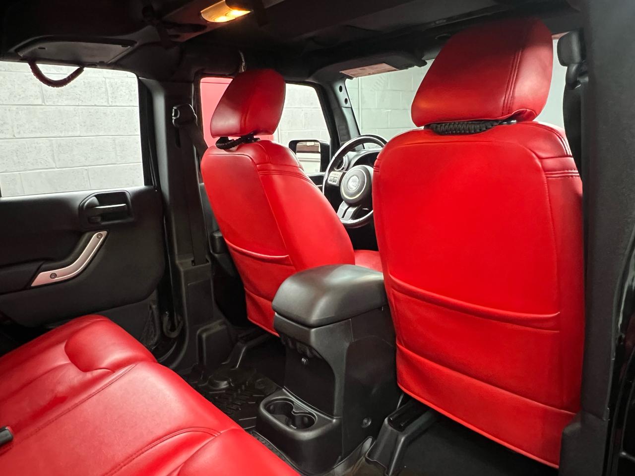 Jeep Wrangler Unlimited Sahara 4WD 2015