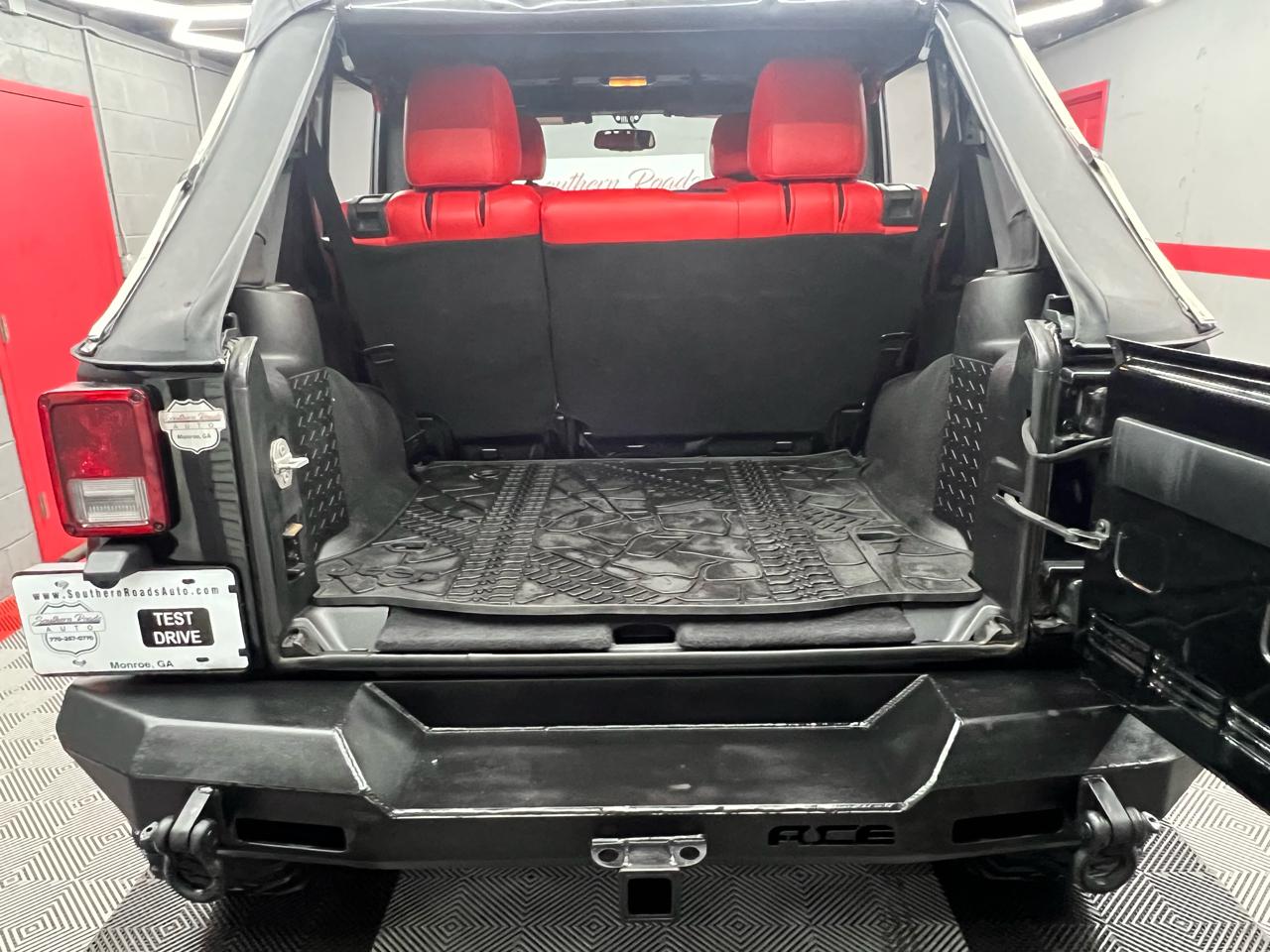 Jeep Wrangler Unlimited Sahara 4WD 2015
