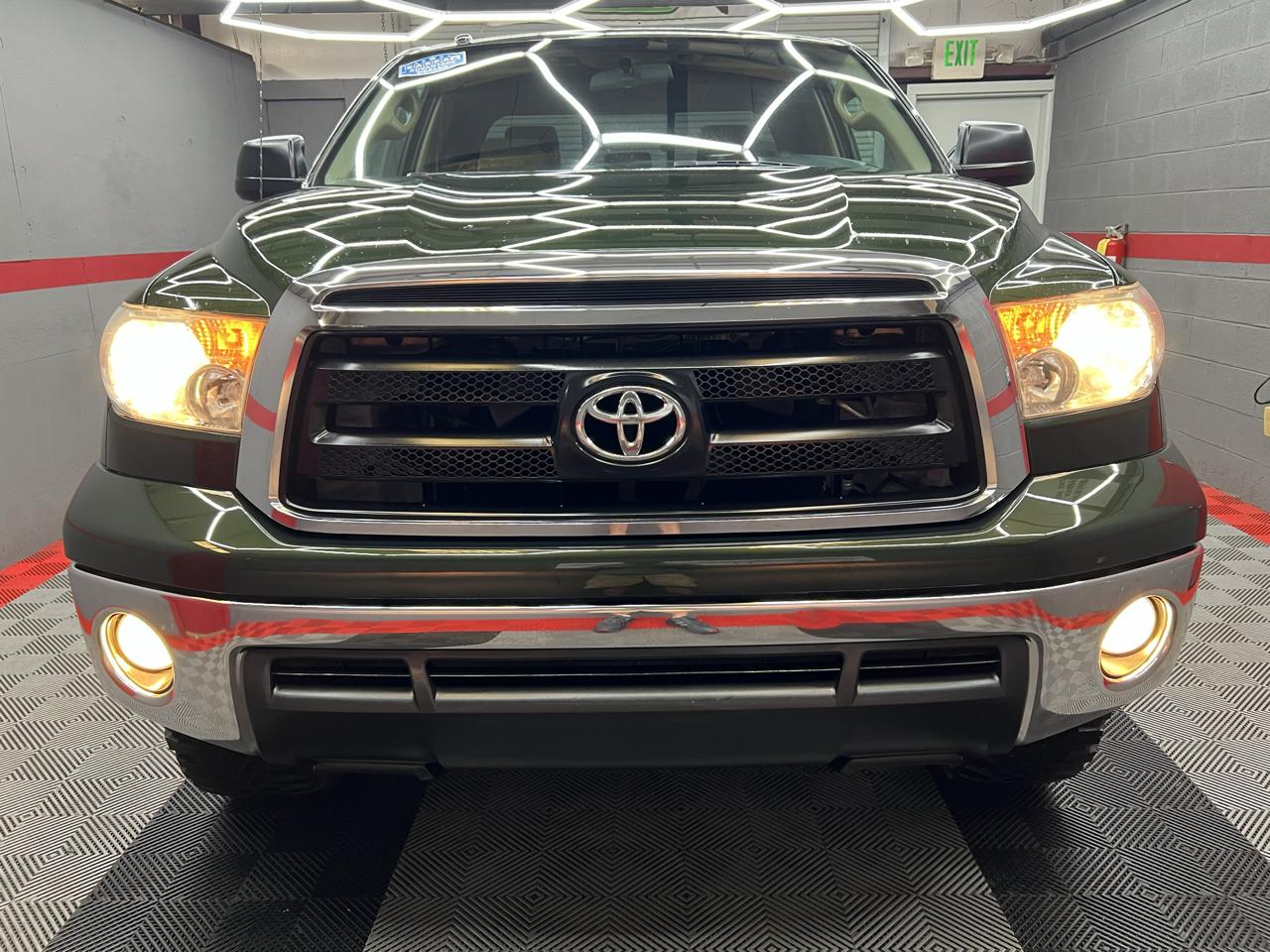 Toyota Tundra Tundra-Grade Double Cab 4.6L 4WD 2012