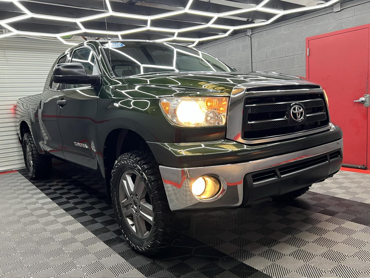 Toyota Tundra Tundra-Grade Double Cab 4.6L 4WD 2012