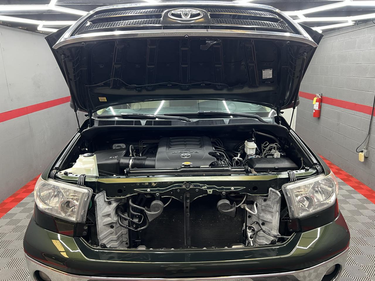 Toyota Tundra Tundra-Grade Double Cab 4.6L 4WD 2012