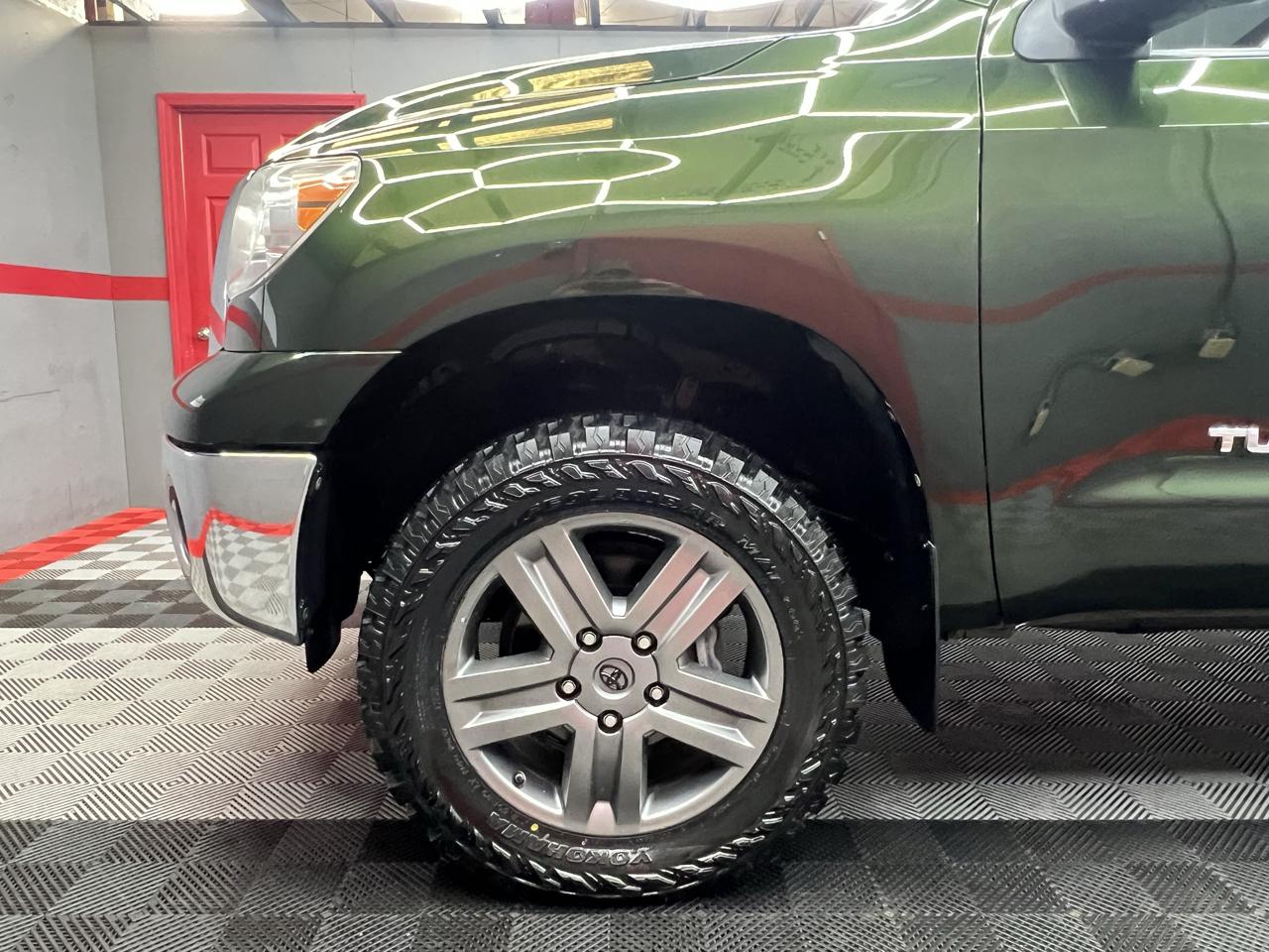Toyota Tundra Tundra-Grade Double Cab 4.6L 4WD 2012