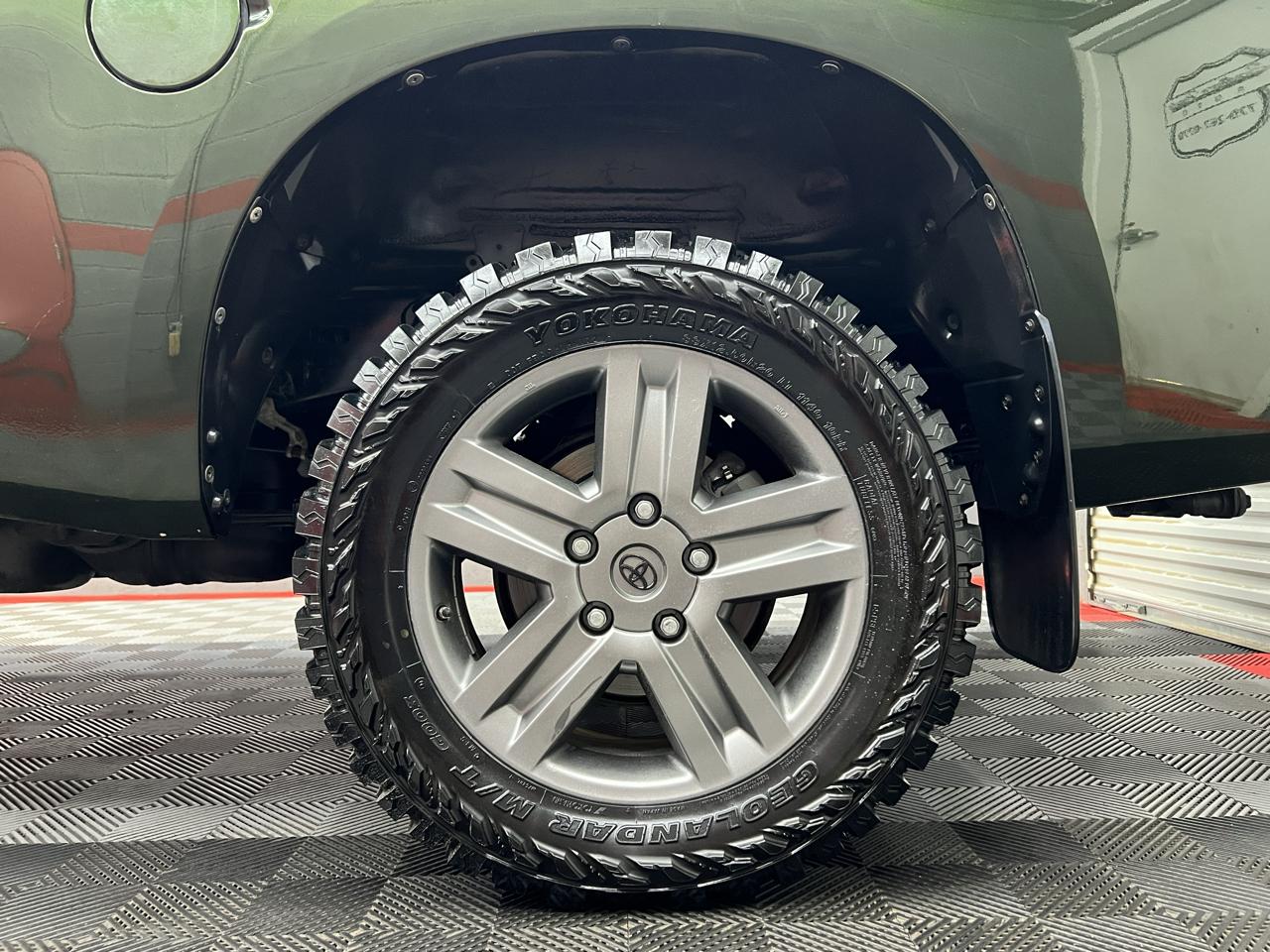 Toyota Tundra Tundra-Grade Double Cab 4.6L 4WD 2012