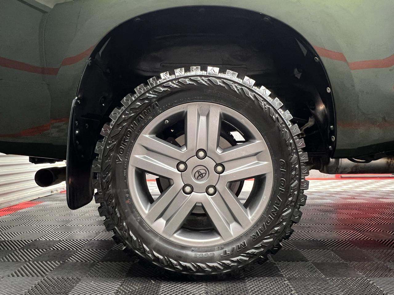 Toyota Tundra Tundra-Grade Double Cab 4.6L 4WD 2012