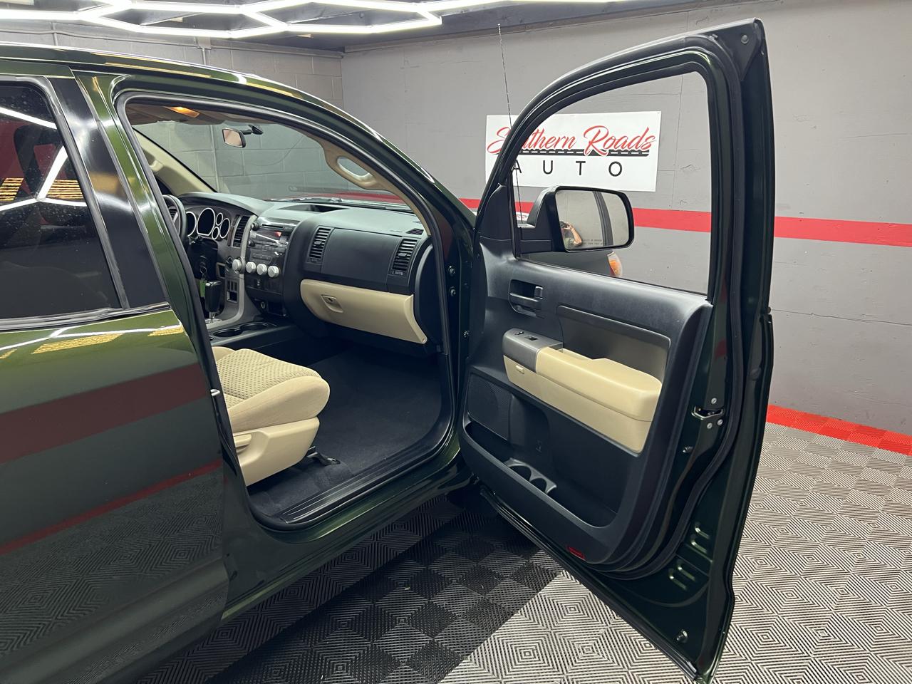 Toyota Tundra Tundra-Grade Double Cab 4.6L 4WD 2012