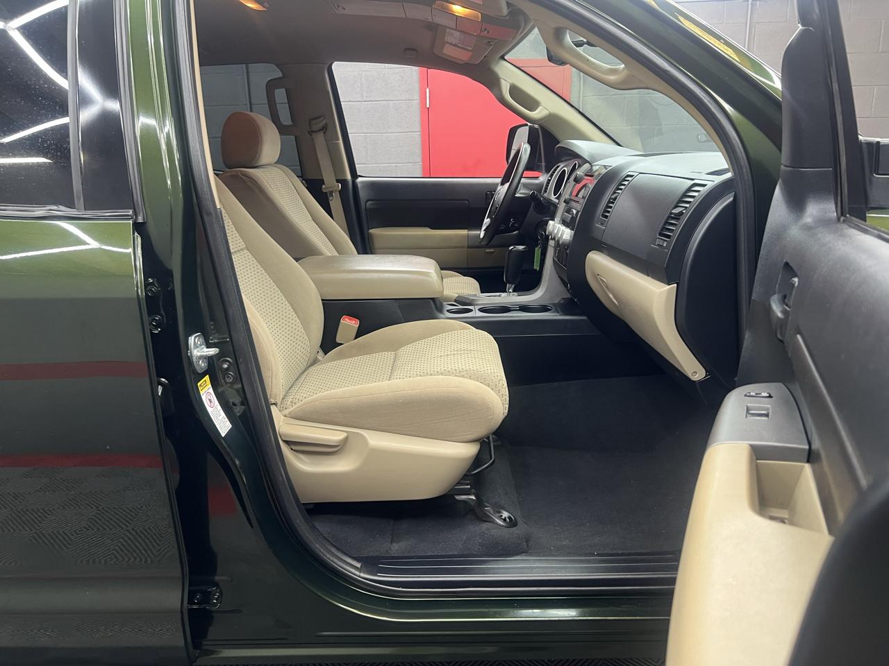 Toyota Tundra Tundra-Grade Double Cab 4.6L 4WD 2012