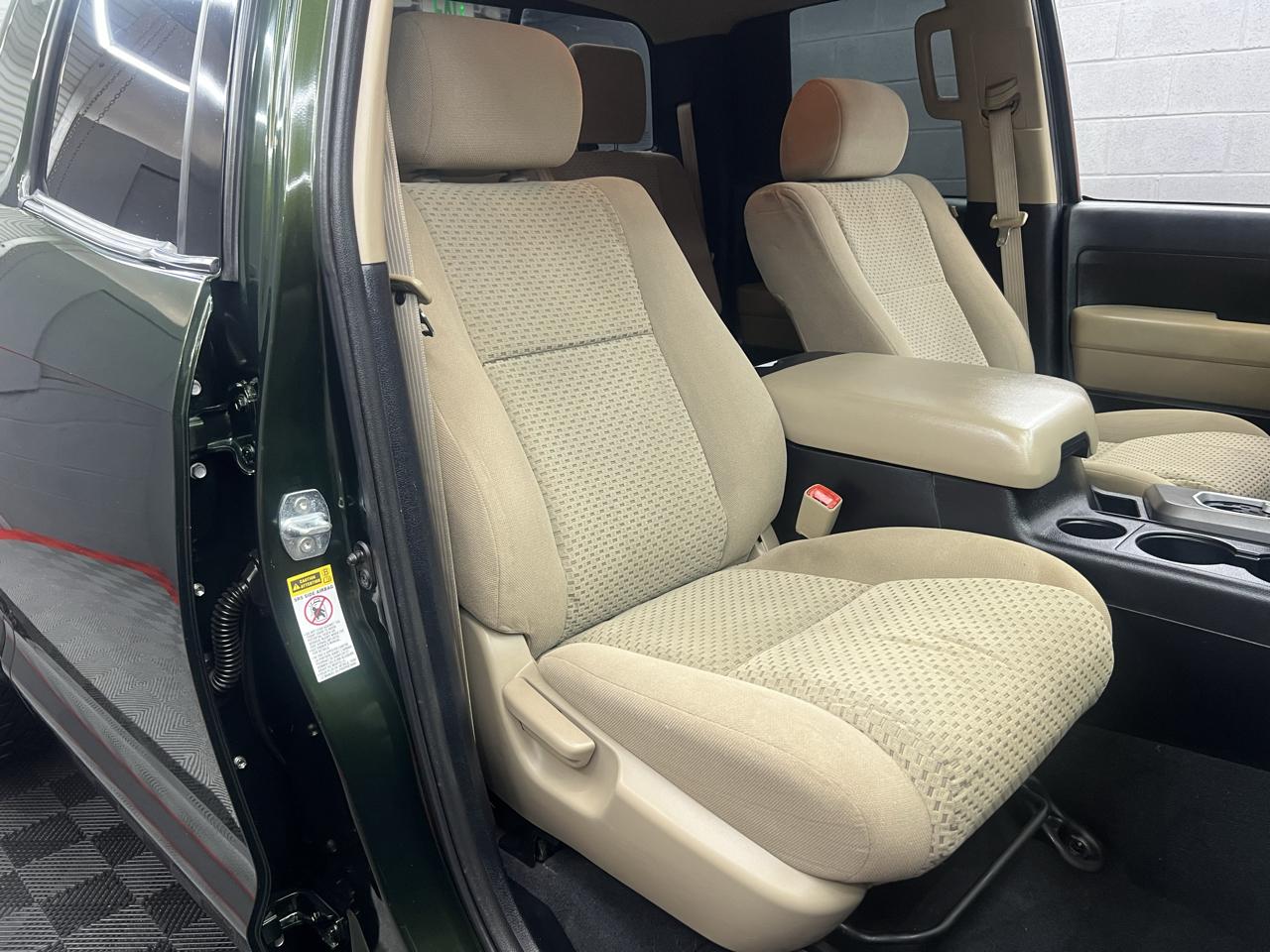 Toyota Tundra Tundra-Grade Double Cab 4.6L 4WD 2012