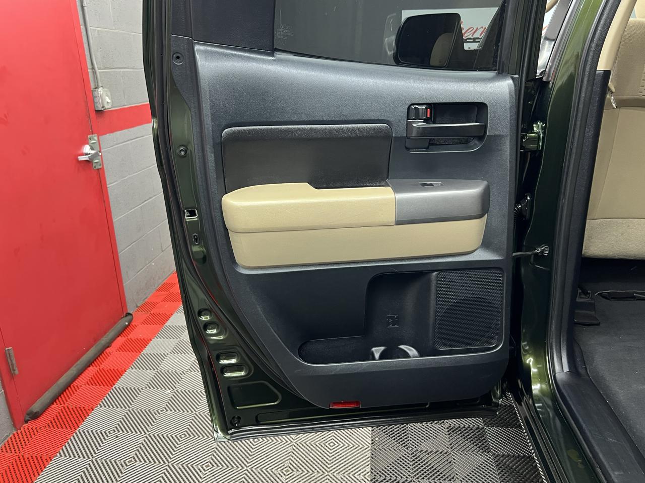 Toyota Tundra Tundra-Grade Double Cab 4.6L 4WD 2012