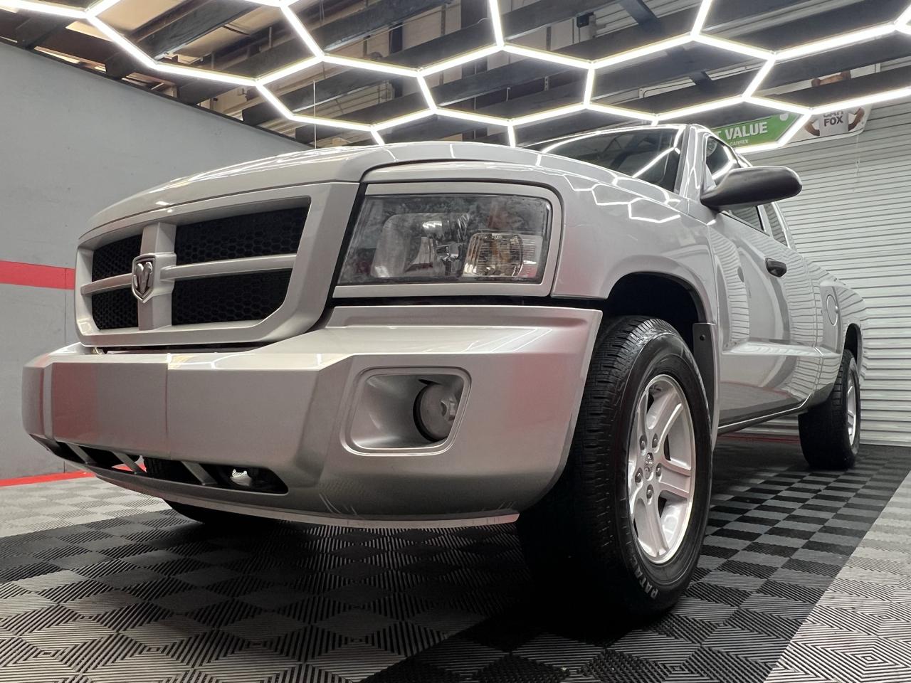 Dodge Dakota  2011