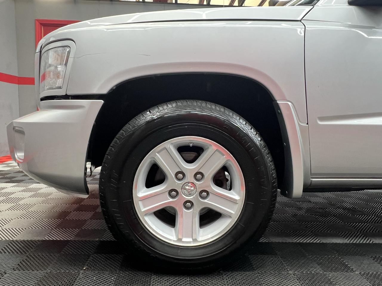 Dodge Dakota  2011