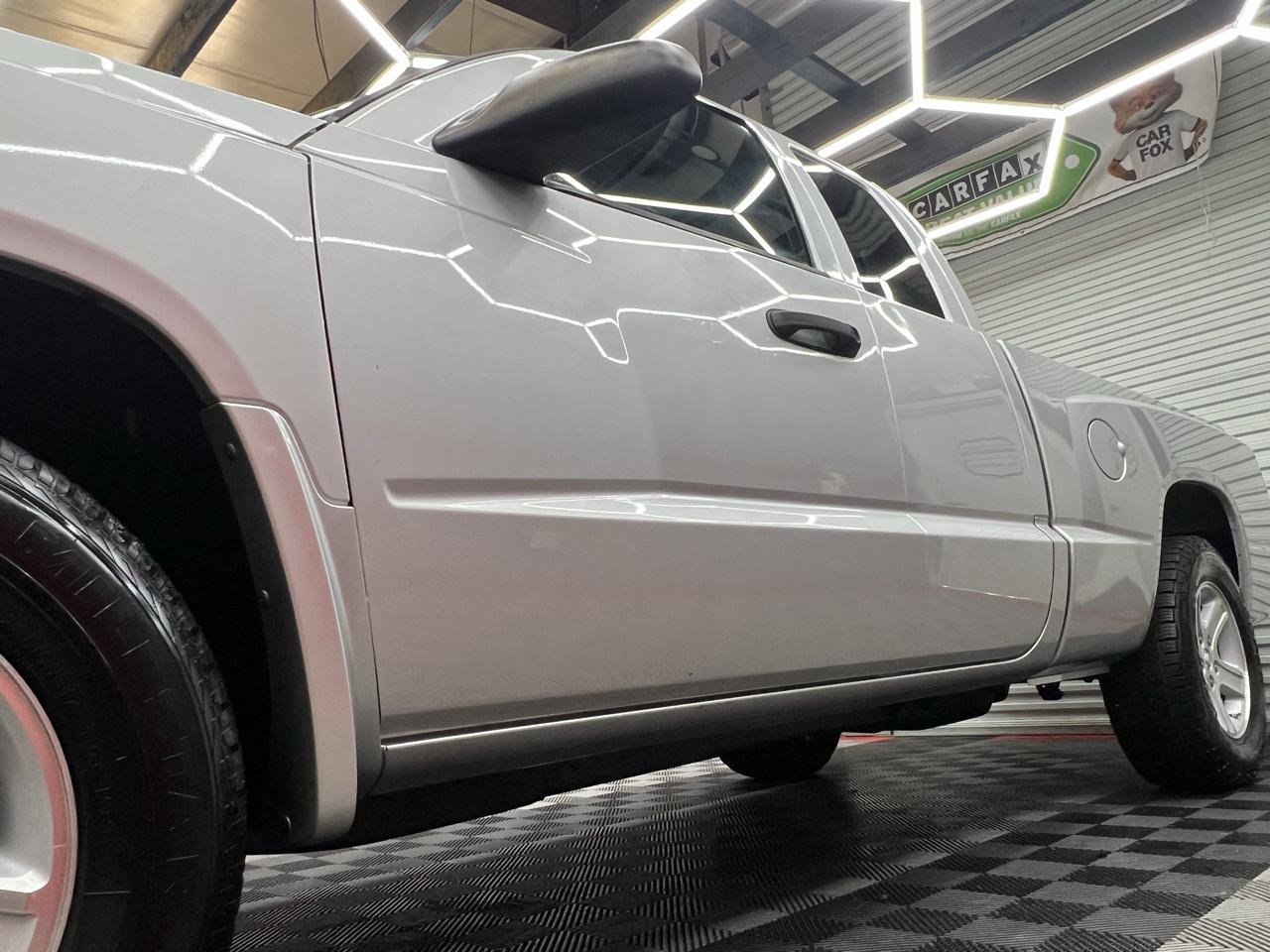 Dodge Dakota  2011