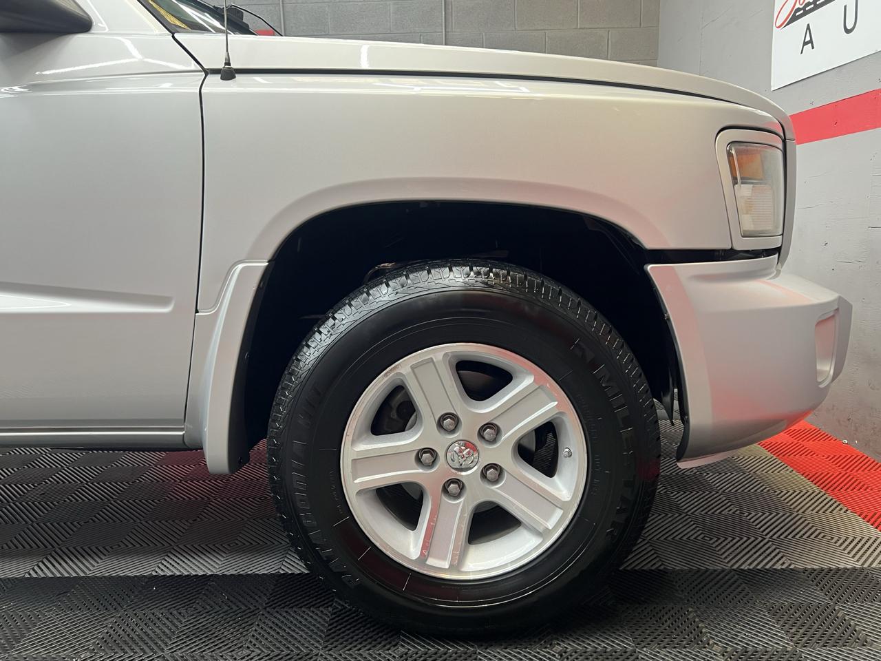 Dodge Dakota  2011