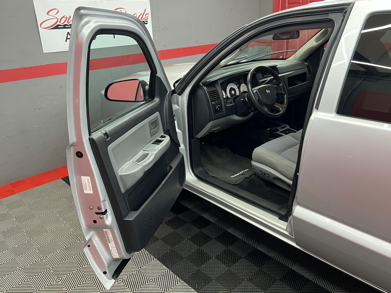 Dodge Dakota  2011