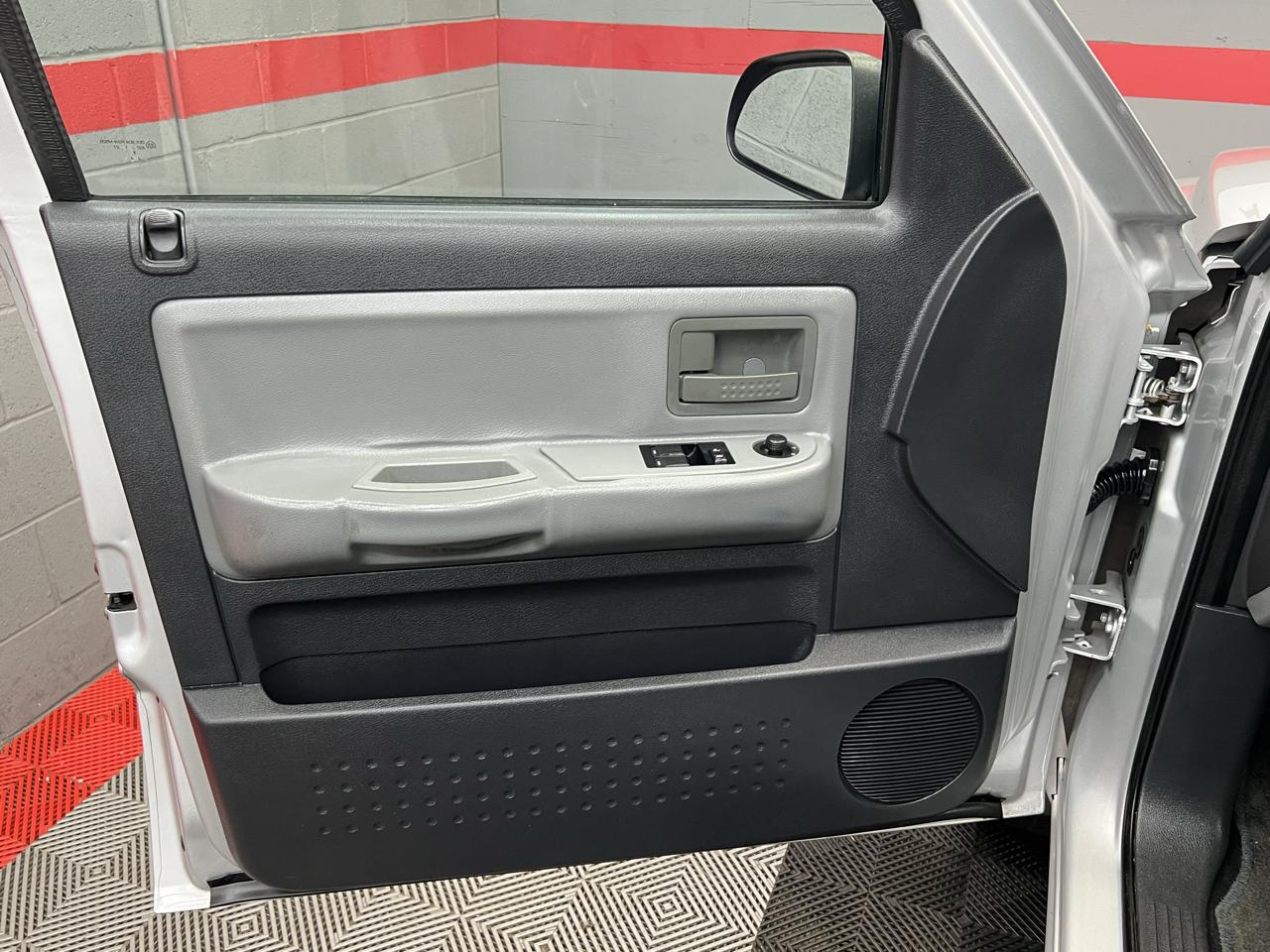 Dodge Dakota  2011