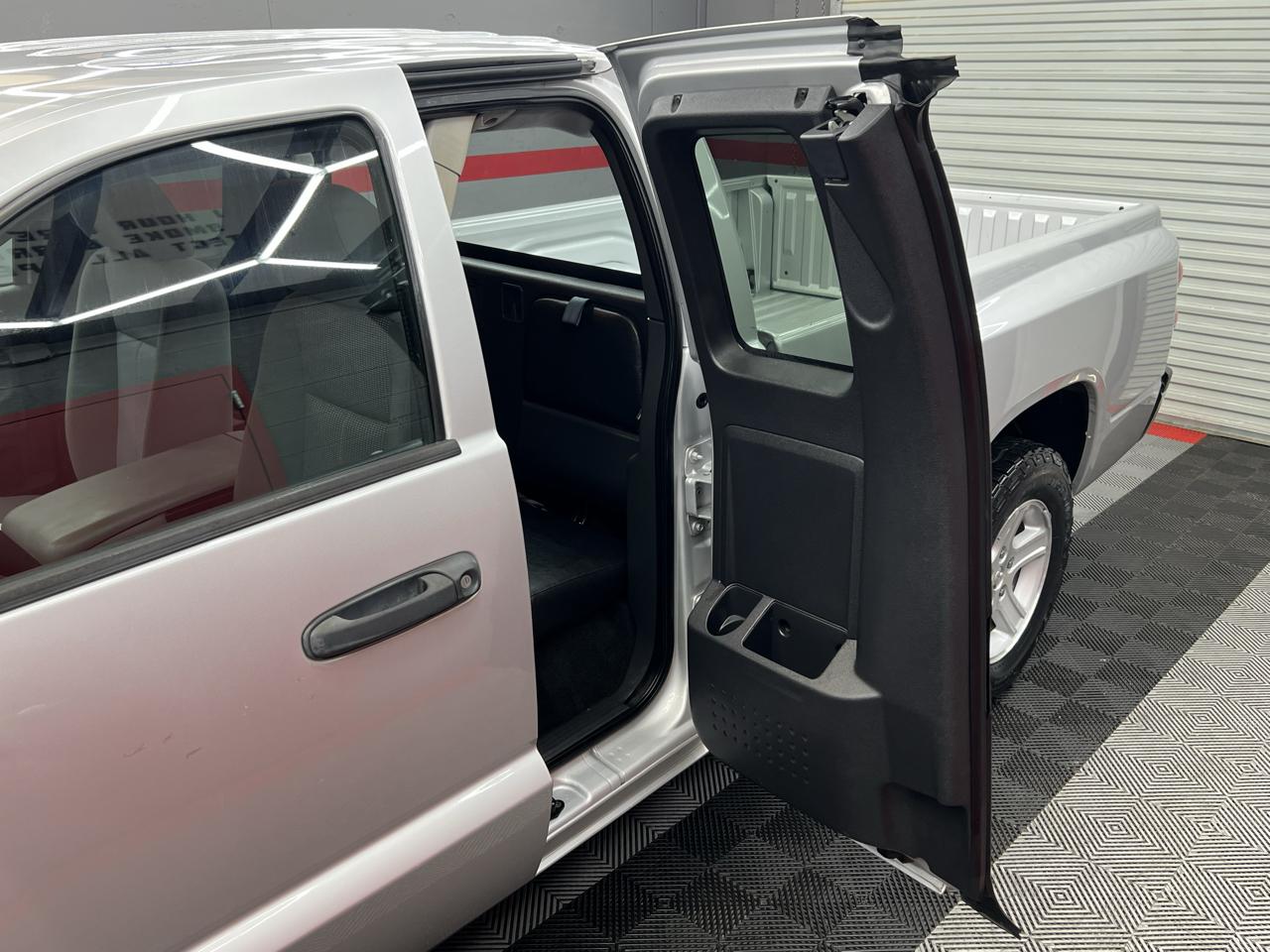 Dodge Dakota  2011