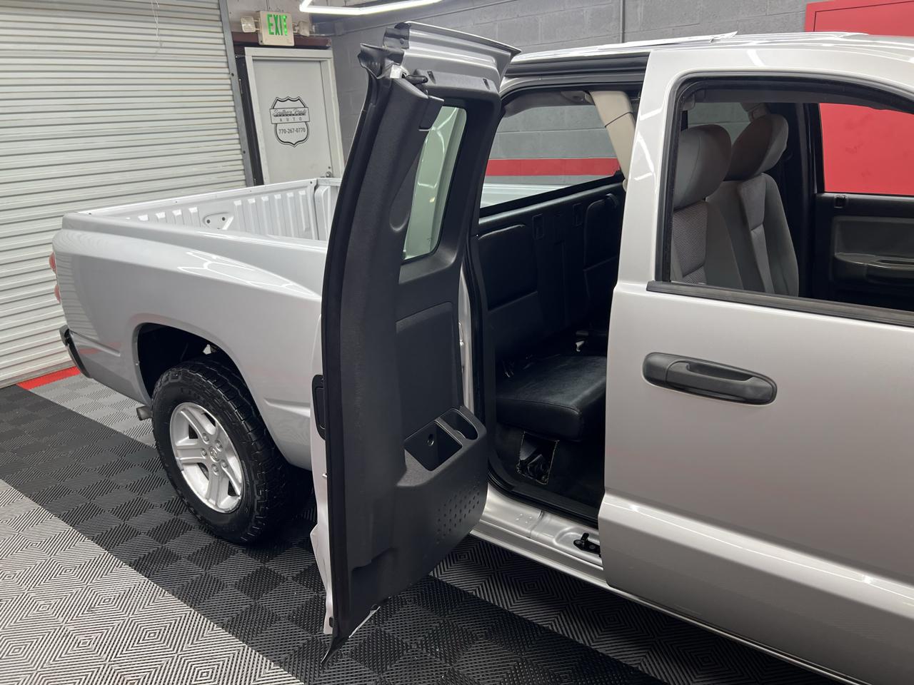 Dodge Dakota  2011