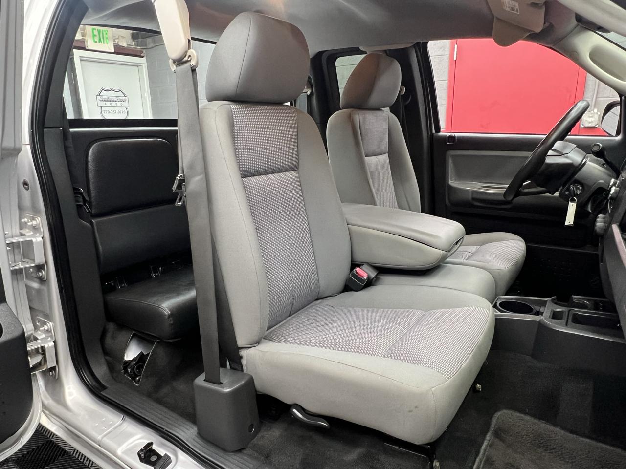 Dodge Dakota  2011