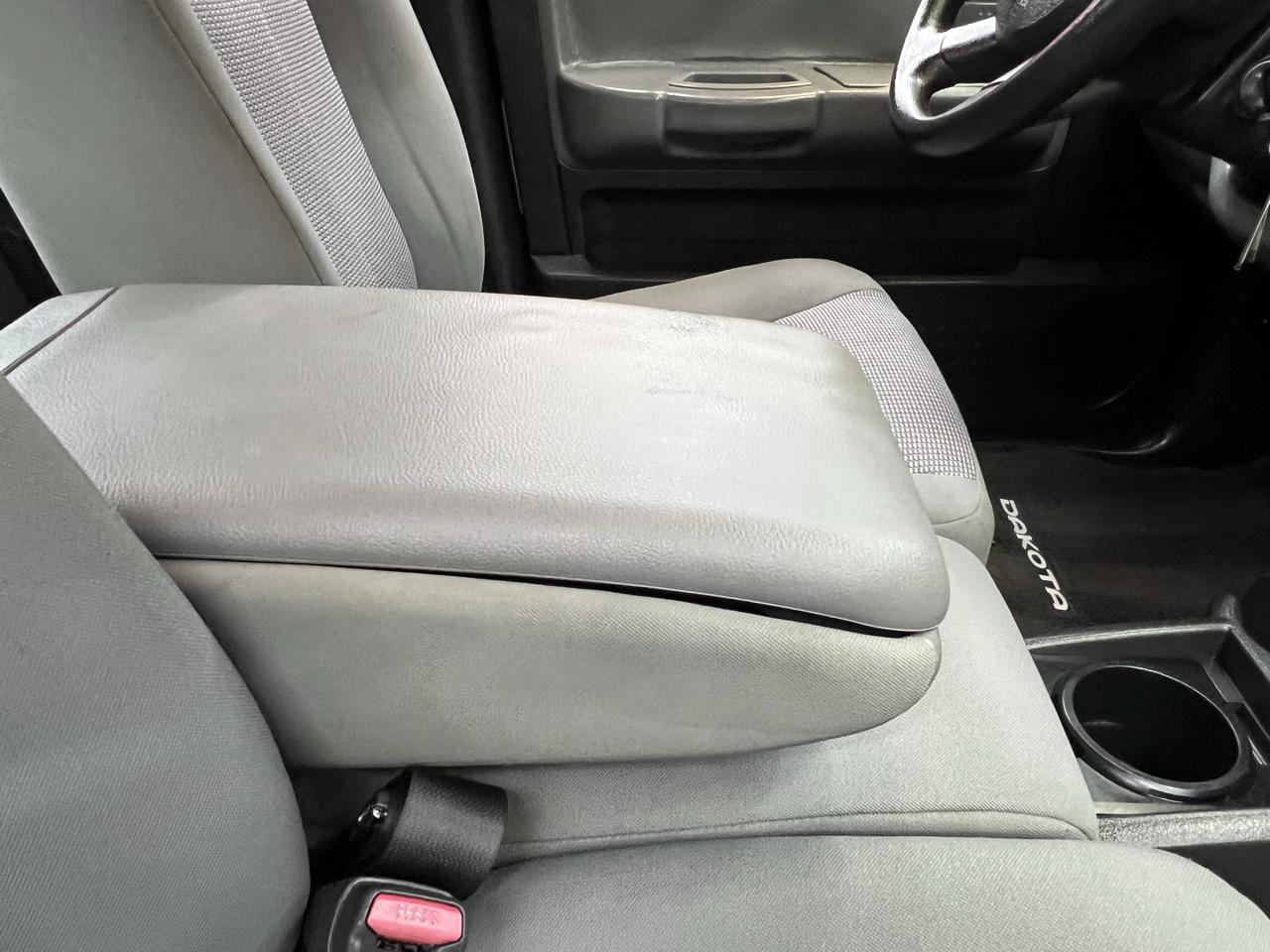 Dodge Dakota  2011