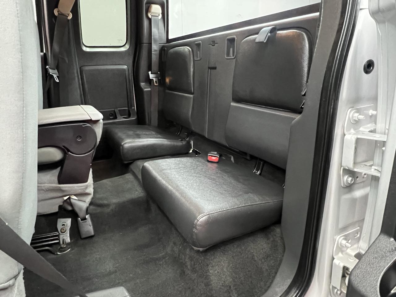 Dodge Dakota  2011
