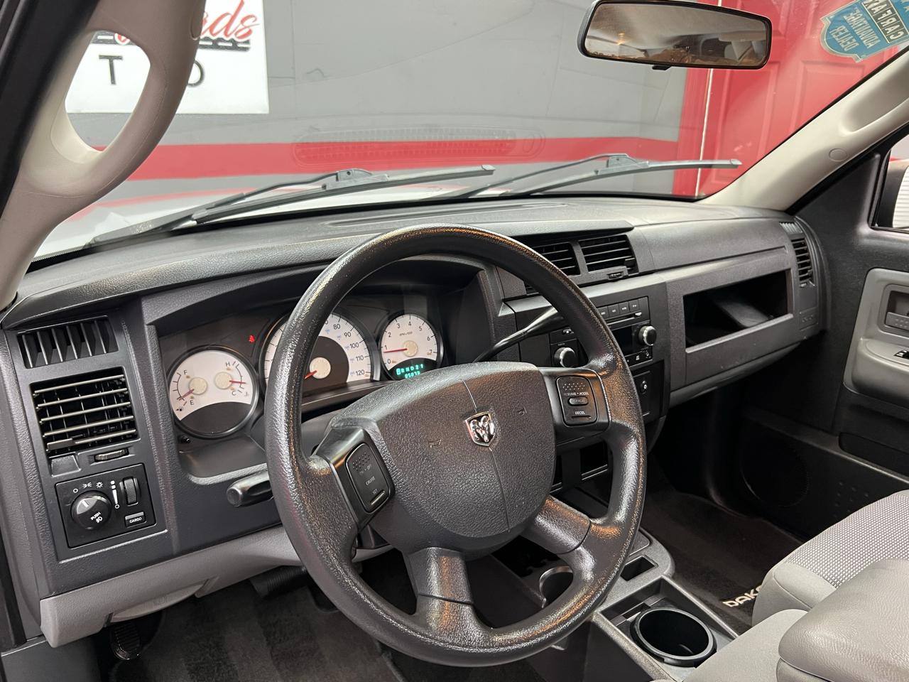 Dodge Dakota  2011