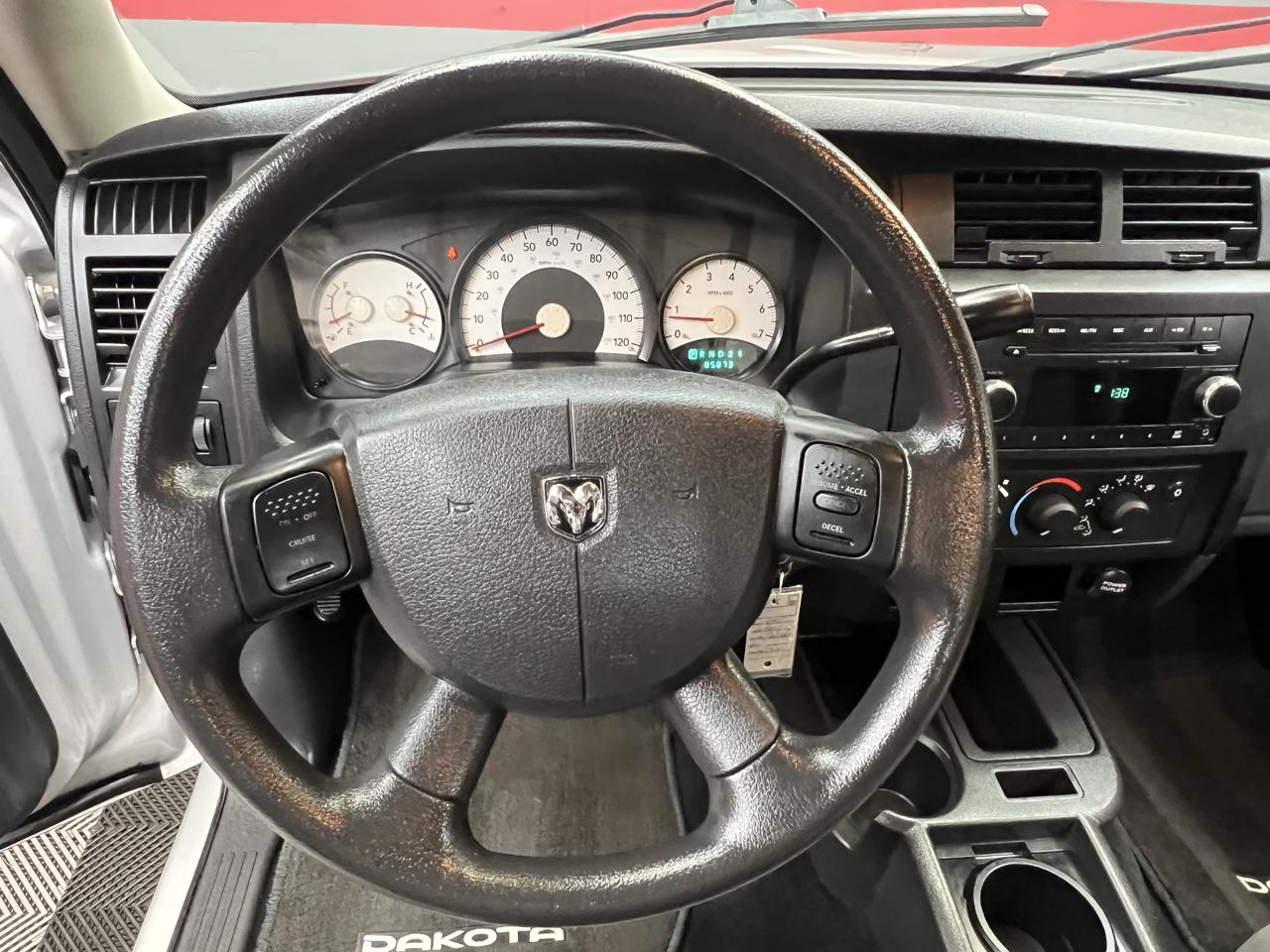 Dodge Dakota  2011