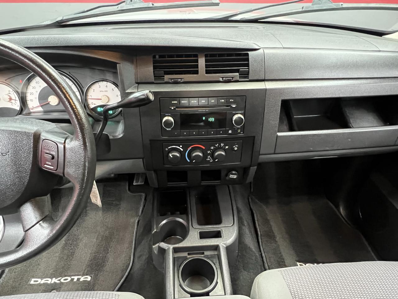 Dodge Dakota  2011