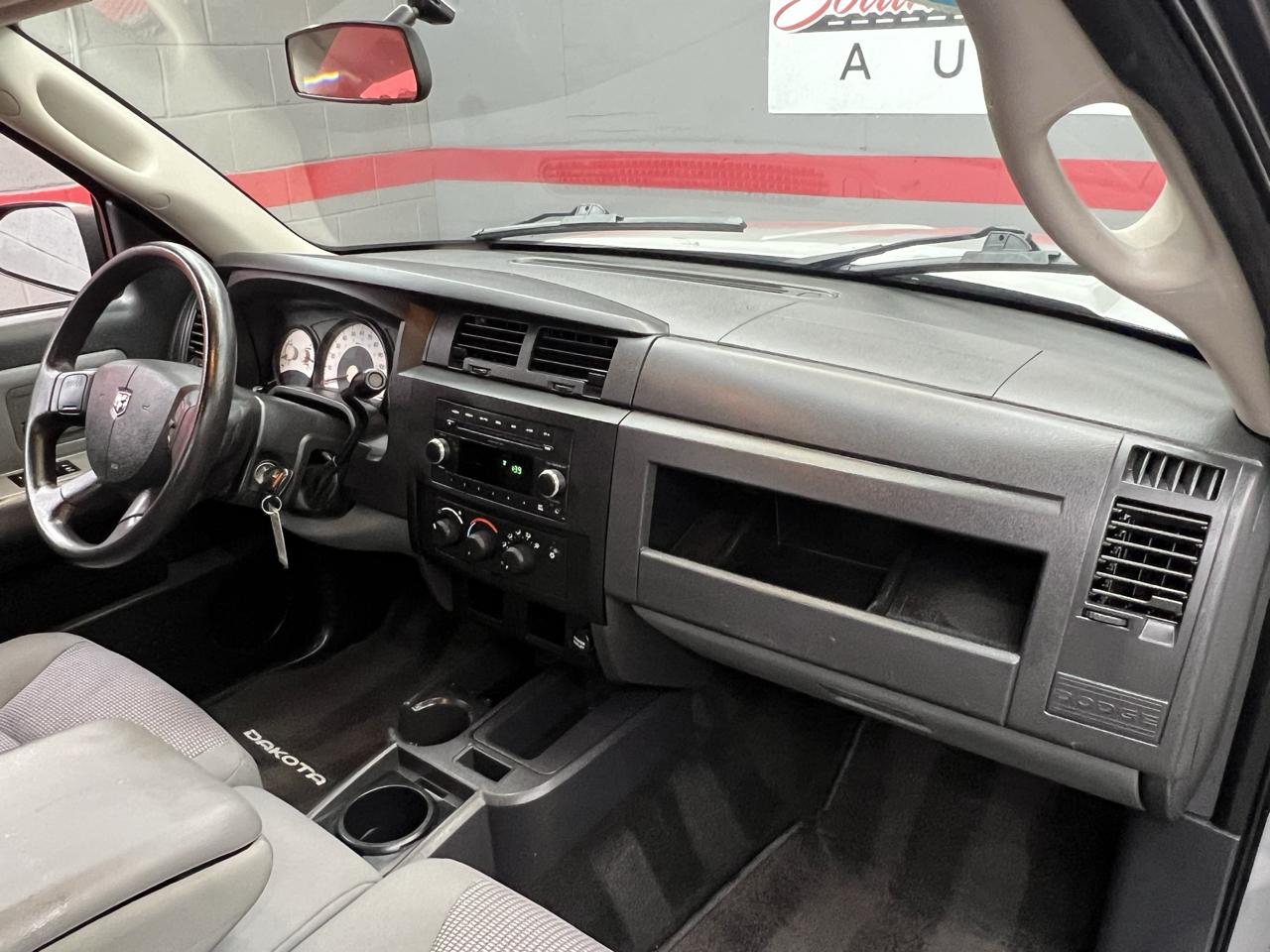 Dodge Dakota  2011