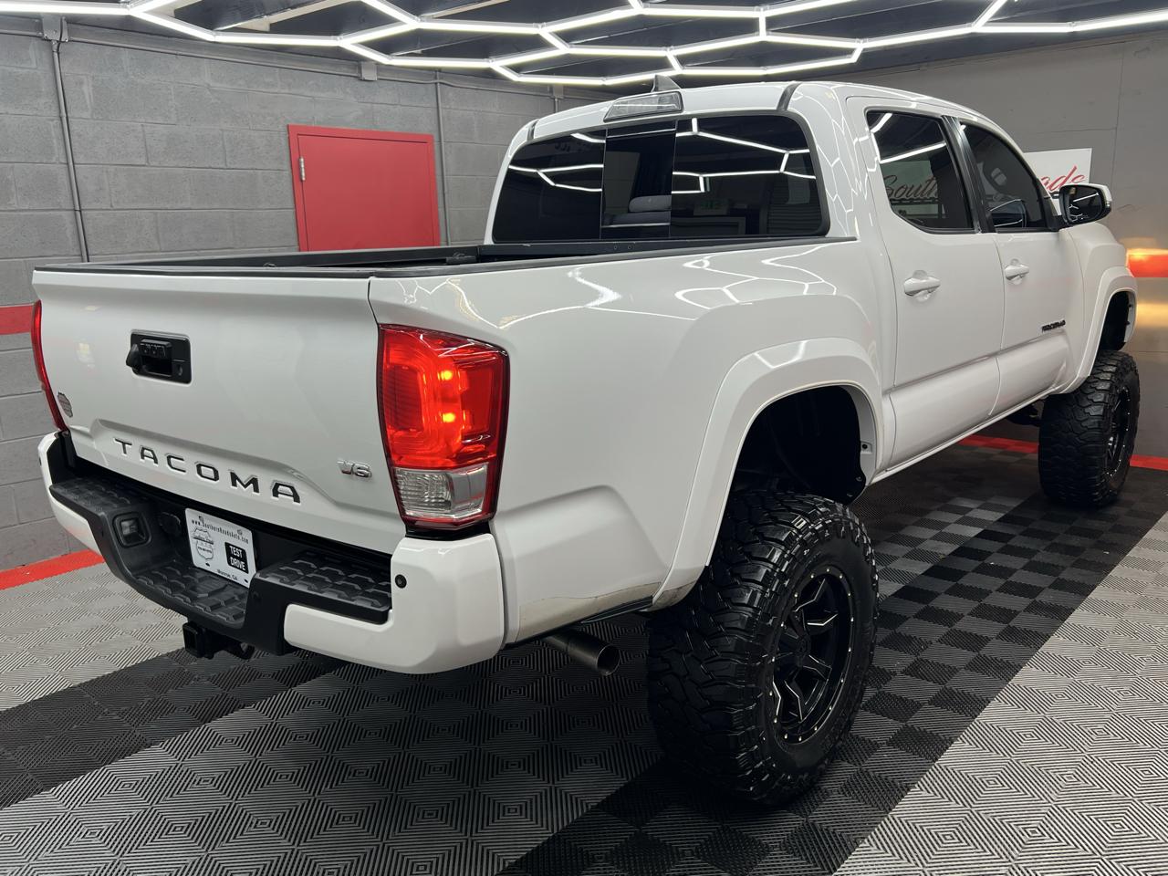 Toyota Tacoma  2017