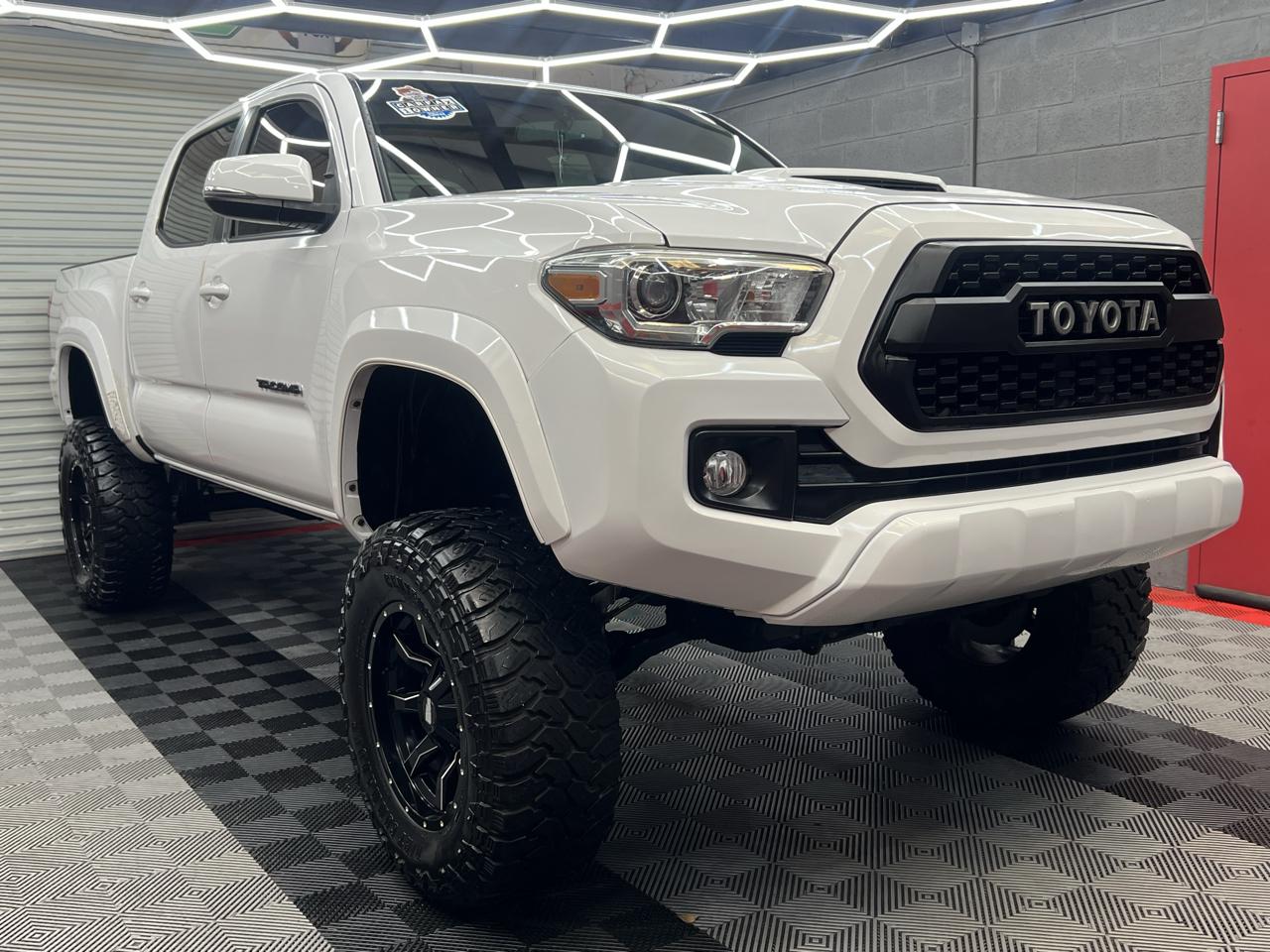 Toyota Tacoma  2017
