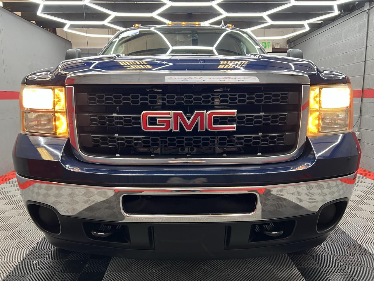 GMC Sierra 2500HD SLE Crew Cab 4WD 2011