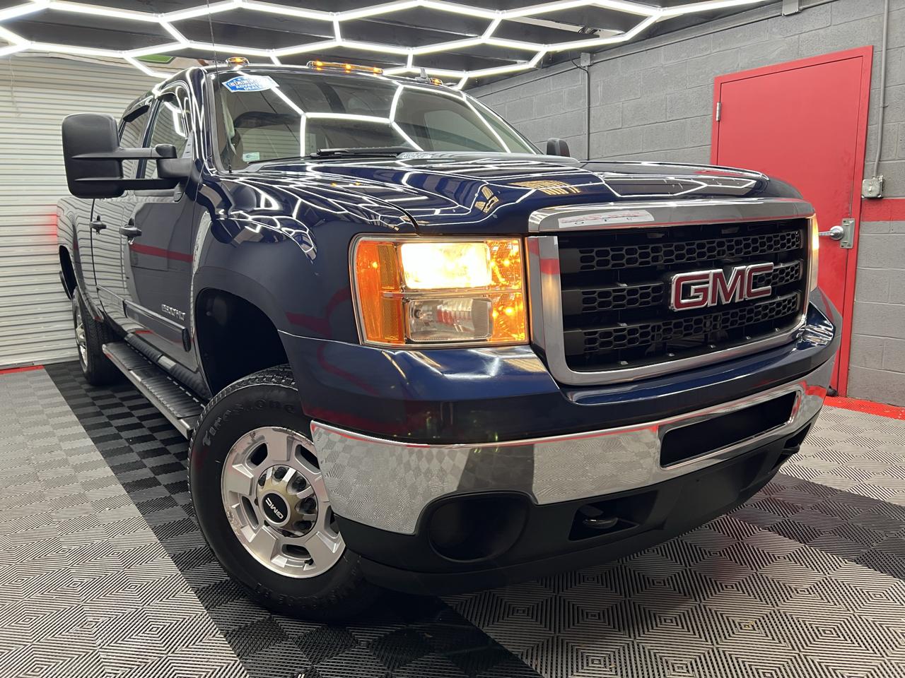 GMC Sierra 2500HD SLE Crew Cab 4WD 2011