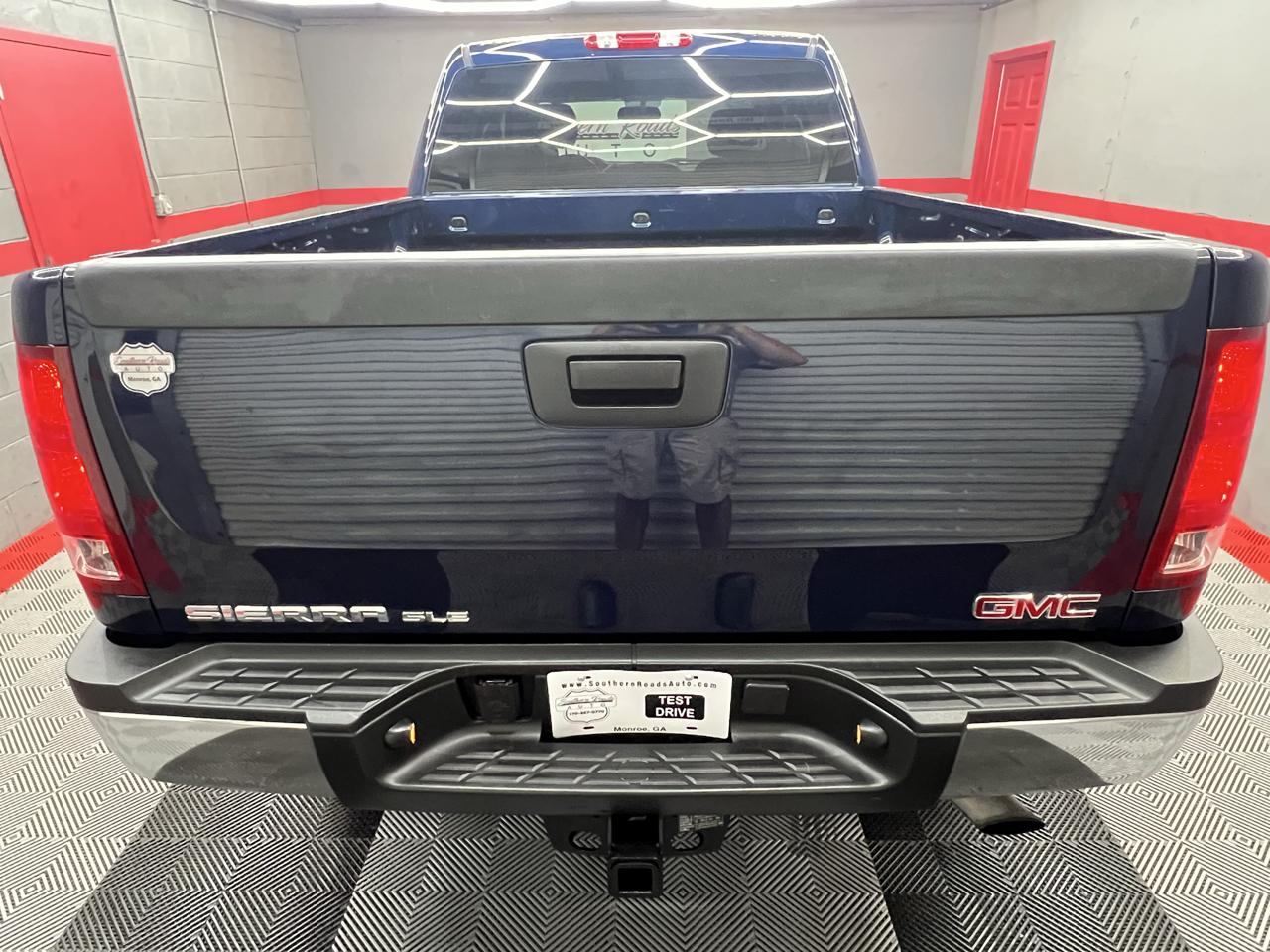 GMC Sierra 2500HD SLE Crew Cab 4WD 2011