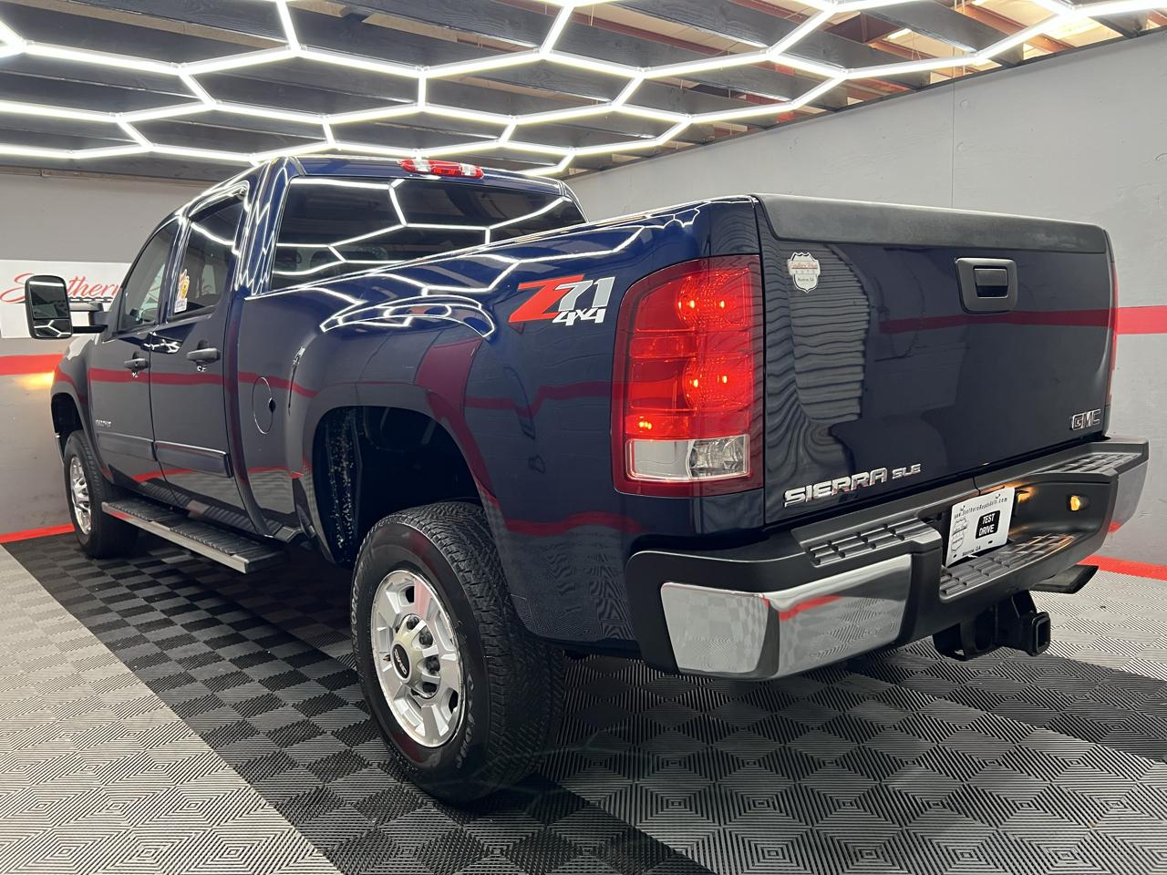 GMC Sierra 2500HD SLE Crew Cab 4WD 2011