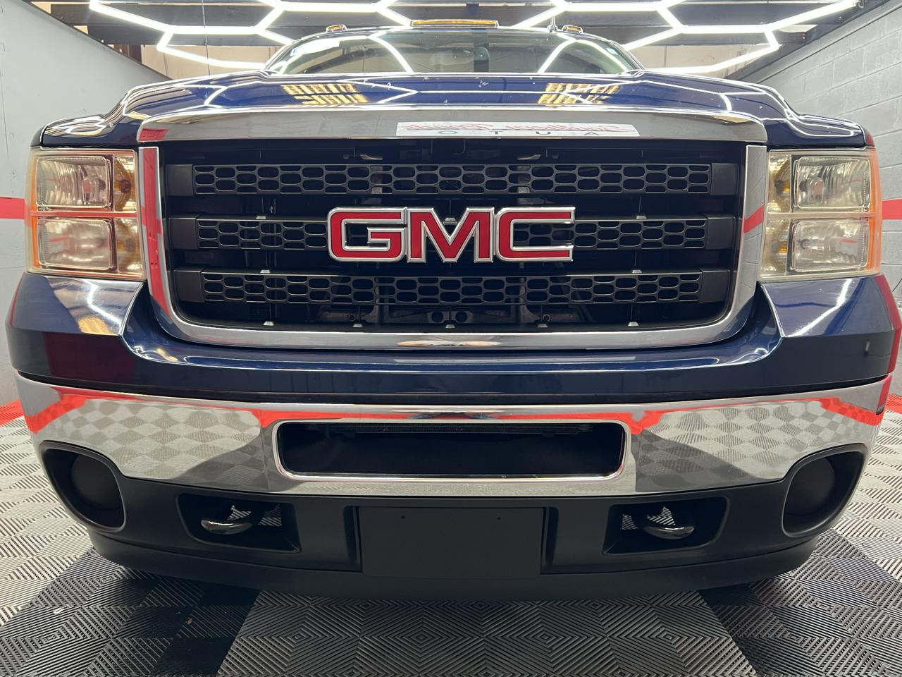 GMC Sierra 2500HD SLE Crew Cab 4WD 2011