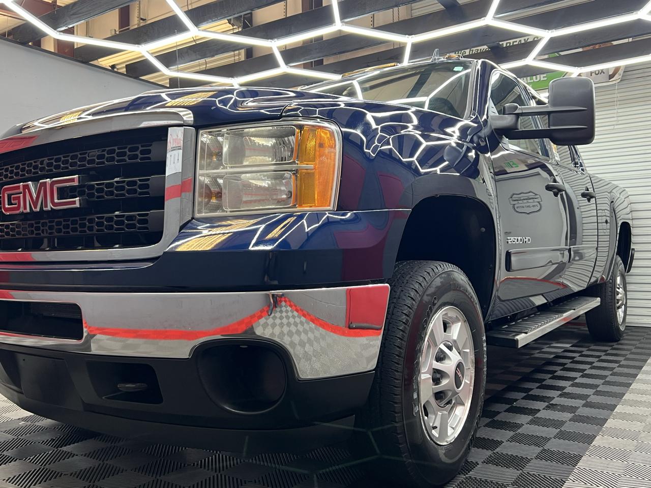 GMC Sierra 2500HD SLE Crew Cab 4WD 2011