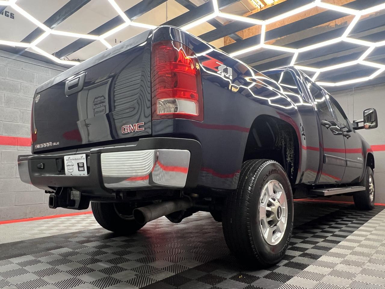 GMC Sierra 2500HD SLE Crew Cab 4WD 2011