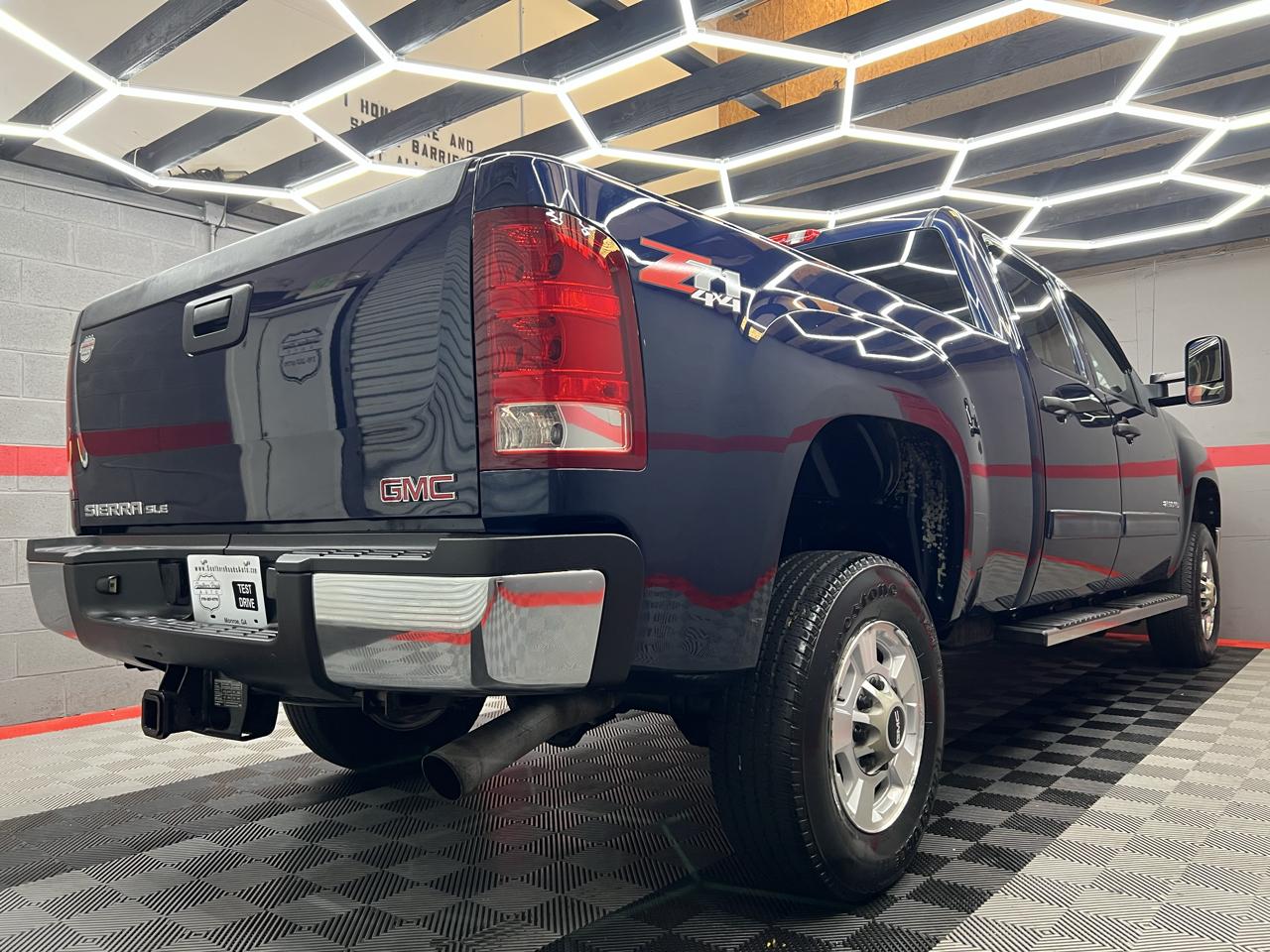 GMC Sierra 2500HD SLE Crew Cab 4WD 2011