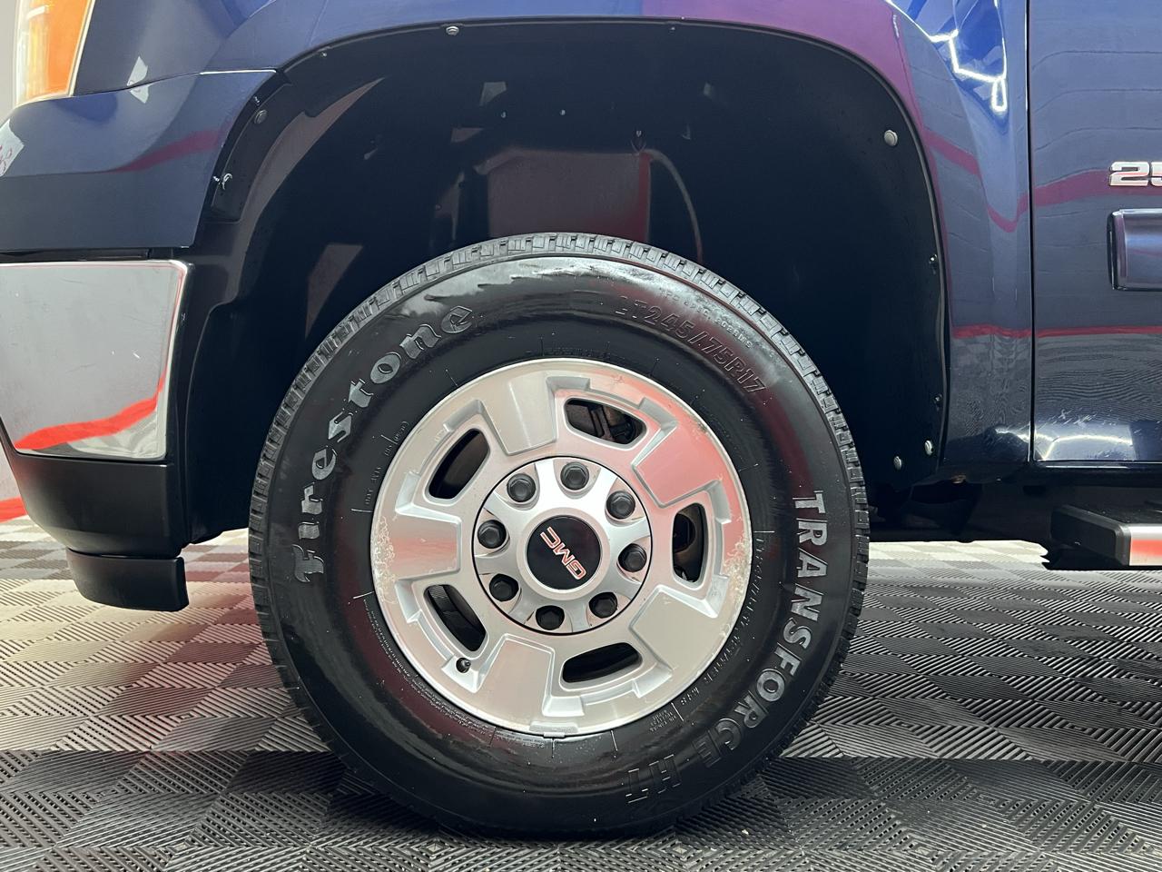 GMC Sierra 2500HD SLE Crew Cab 4WD 2011